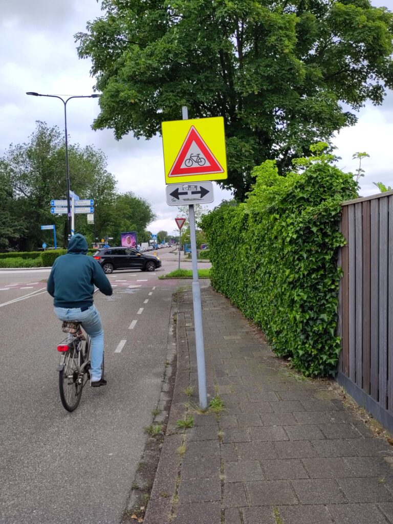 Geen consistente bebording bij rotonde